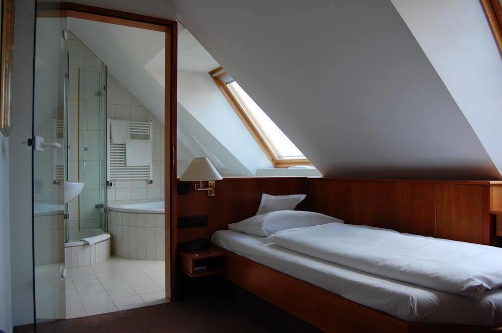 Hotel Kubler Stars Karlsruhe Exterior foto