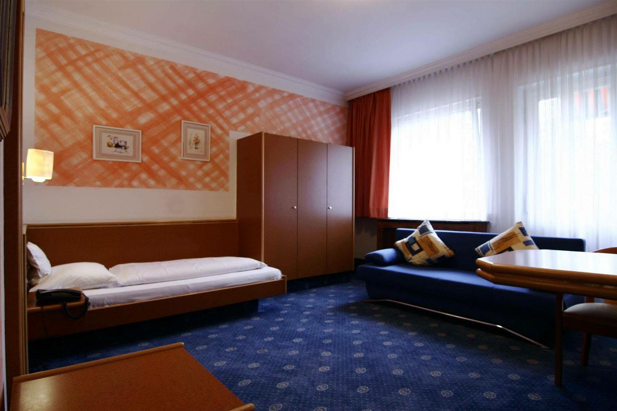 Hotel Kubler Stars Karlsruhe Exterior foto